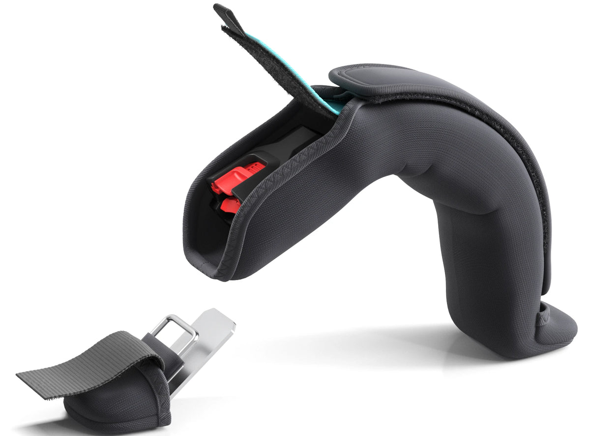 Safety Footstrap released: the strap is open and the mount has come free